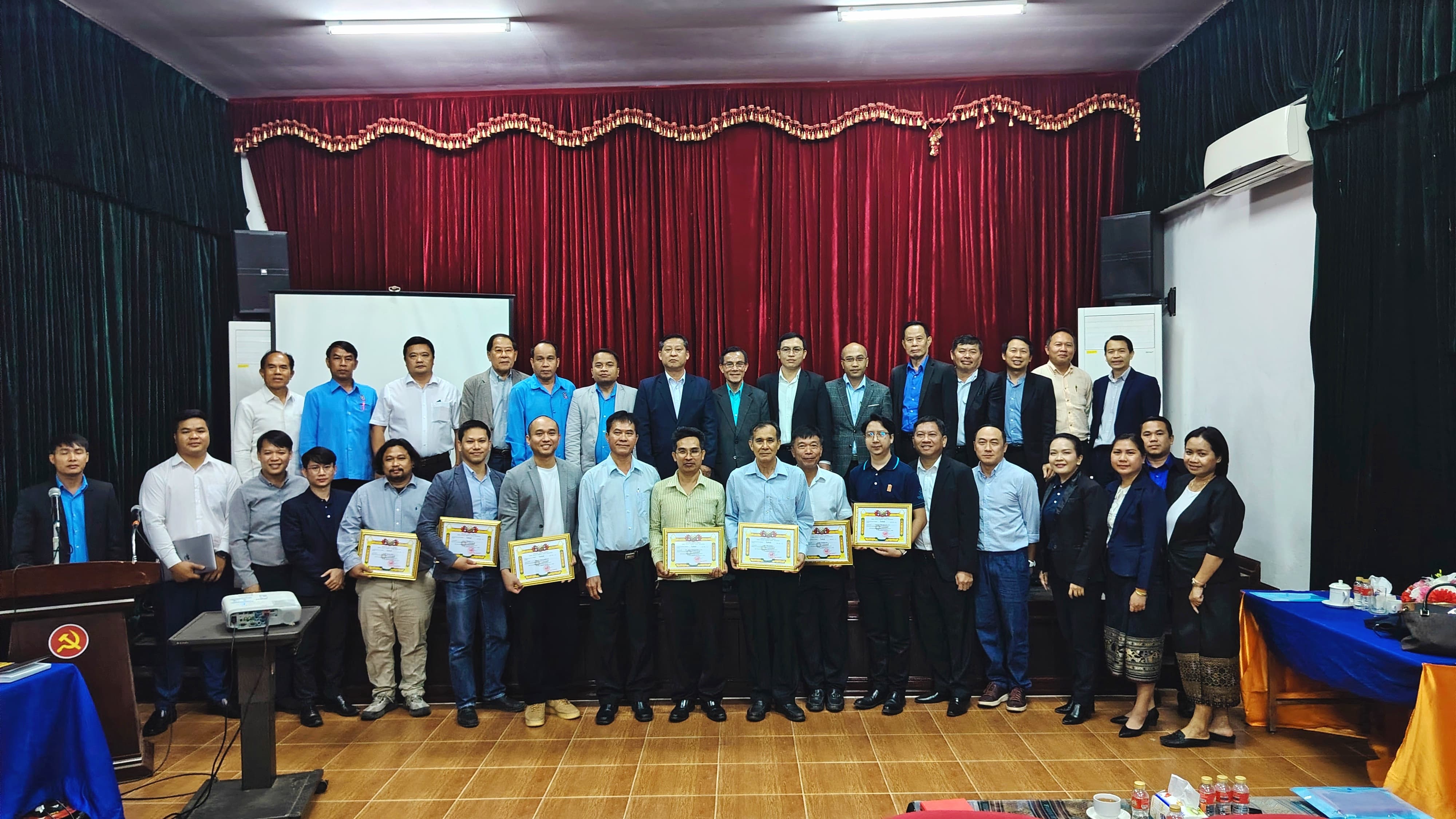 ພິທີຍ້ອງຍໍ ພາກສ່ວນທຸລະກິດ ແລະ ສັງຄົມ ທີ່ໄດ້ປະກອບສ່ວນໃນການພັດທະນາຮູບເງົາ ຕະຫຼອດໄລຍະ 05 ປີ ຜ່ານມາ